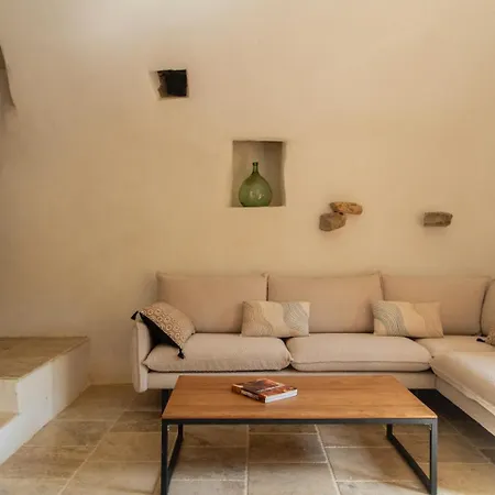 Proche Avec Piscine